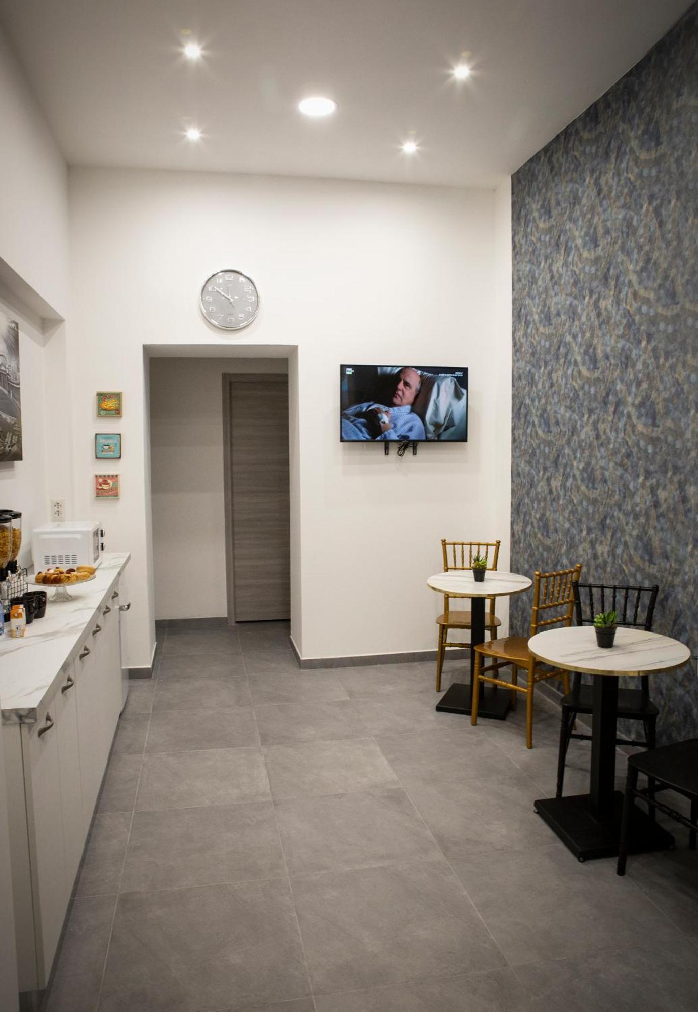 Napoli Skyport Bed & Breakfast Exterior photo